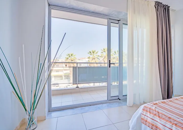 Apartments More דירה *
